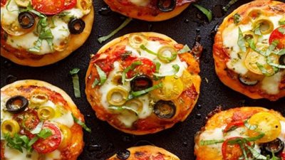 سريعة التحضير| طريقة عمل ميني بيتزا بالسلامي