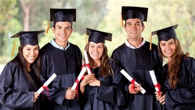 منح دراسية لطلاب الثانوية العامة 2023