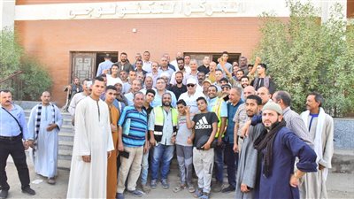 محافظ أسيوط يتفقد إنشاء مجمع خدمات المواطنين ومجمع الزراعية ببنى محمديات بأبنوب