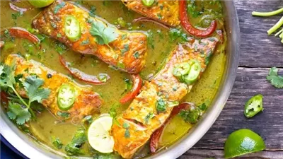 سلمون بالكاري وحليب جوز الهند.. غنية بالبروتينات 