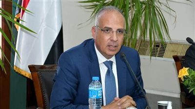 وزير الري يجري حركة تغيير لعدد من المسئولين.. مستندات