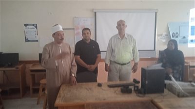رئيس منطقة سوهاج الأزهرية يتفقد ورش تدريبية معلمي الصف الخامس الإبتدائي 