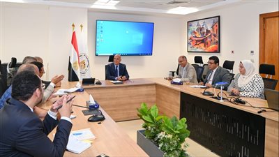 سويلم يتابع خطة الوزارة للتعامل مع نواتج تطهيرات الترع والاستفادة منها
