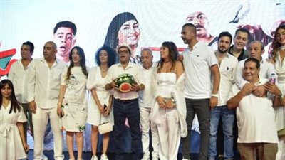 الأبيض والبطيخ الراعي الرسمي في العرض الخاص لفيلم محمد هنيدي 