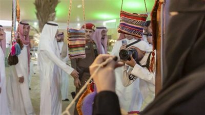 معارض وأمسيات شعريه وفرق شعبية في مهرجان التمور بالقصيم 