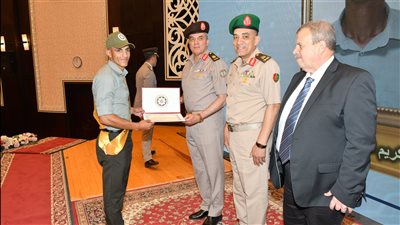 القوات المسلحة تحتفل بتخريج الدفعة رقم (2) فنيين للعمل بسكك حديد مصر