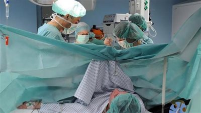 عضو بنقابة الأطباء يصف الولادة القيصرية بالبريستيج النسائي الخاطيء.. فيديو