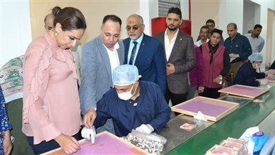 بلبع تواصل جولتها بمصانع حوش عيسي