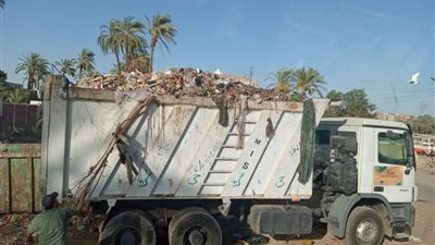 رفع 250 طن مخلفات وتراكمات بحي شرق أسيوط