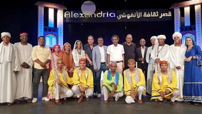 عطية يشيد بأداء فرقة أسوان للفنون الشعبية في مهرجان العلمين الأول