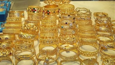 قفزة في أسعار الذهب بـ منتصف تعاملات اليوم السبت