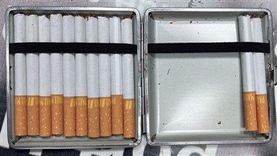 ضبط ألمانى حاول تهريب سجائر محشوة بنبات الحشيش المخدر عبر مطار الغردقة 