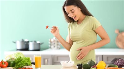 طعام يجب تناوله أثناء الحمل لحماية دماغ الطفل.. أطباء يحذرون من كارثة