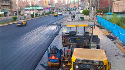 استمرار أعمال الرصف والتطوير بمدن وطرق الغربية 