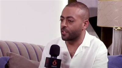 تامر عاشور يتغنى بمهرجان العلمين.. لا بد أن يستمر (فيديو)