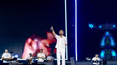 تامر عاشور عن مهرجان العلمين: الأجواء مبهرة