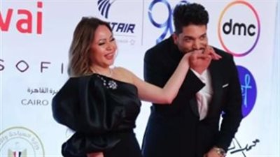 بعد ساعات من انفصالها.. أسما إبراهيم تثير الجدل بظهور جريء مع تامر حسني