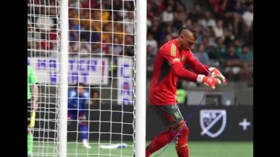 حارس مرمى ينفذ خدعة سحرية قبل صد الركلة الترجيحية.. شاهد