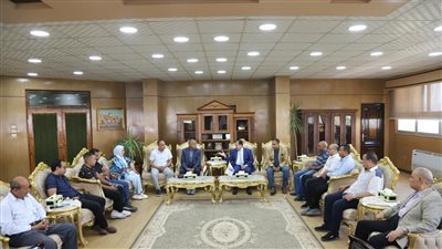 رئيس جامعة جنوب الوادى الجديد يلتقى بصحفيين وإعلاميين قنا