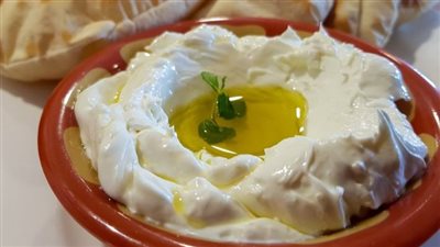 فطار سريع| طريقة عمل ساندويتش اللبنة بالشطة