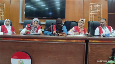مجلس مدينة الخارجة يستقبل فريق 100 يوم صحة للكشف على الموظفين