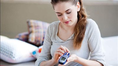 سر زيادة فرص الإصابة بالسكري صيفًا وتدهور صحة المرضى.. طبيبة تكشف مفاجأة