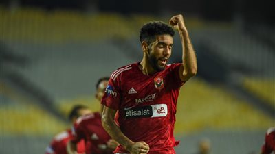 الأهلي يؤجل الإعلان عن صفقة المهاجم الجديد عقب حسم موقف قندوسي