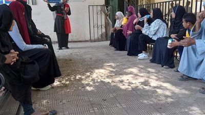 فريق الثقافة الصحية بقنا يقدِّمُ خدمات التوعية بمبادرة 100 يوم صحة