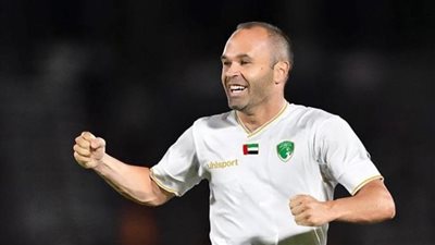 إنييستا في الرباط.. تكهنات حول توليه دورًا إداريًا في كرة القدم المغربية