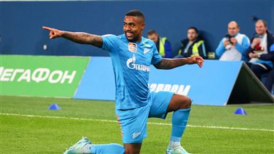 الهلال السعودي يسجل الهدف الثاني في شباك الاتحاد