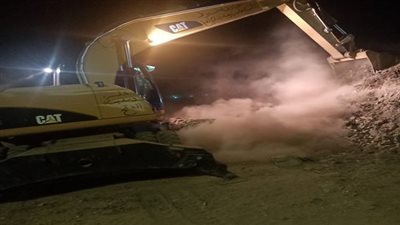 بدء أعمال تطوير وتميد الطرق بمركز الفتح بأسيوط 