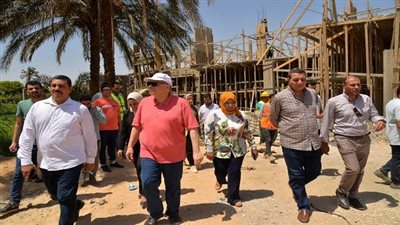 محافظ أسيوط يتفقد الأعمال الإنشائية للمركز الطبي بقرية الشيخ شحاتة بساحل سليم