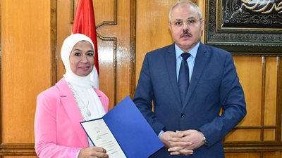 تعيين الدكتورة داليا فياض عميدًا لطب أسنان القناة