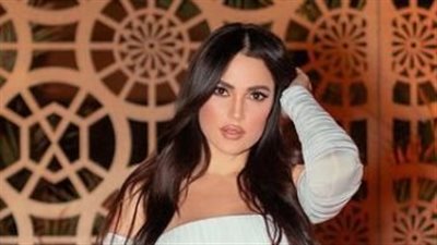 درة زروق تخطف الأنظار بمكياج صاخب