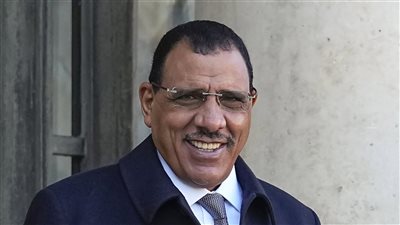 ابنة بازوم تكشف ظروف احتجازه وتصف وضع أسرتها بـ