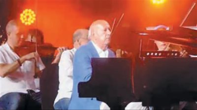 عمر خيرت «فيها حاجة حلوة»