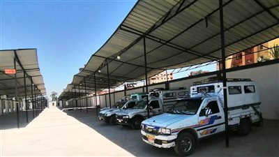 محافظ أسوان يتابع بدء تشغيل موقف سيارات نقل الركاب بنصر النوبة