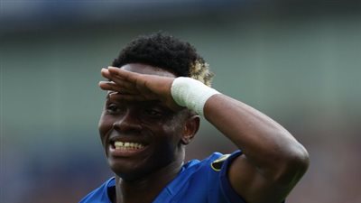 برايتون يدك شباك ليوتن تاون برباعية في الدوري الإنجليزي