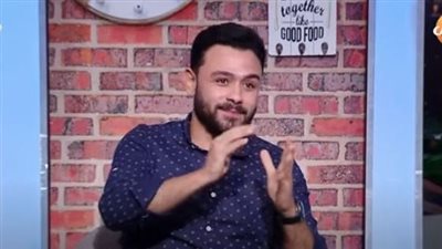 الشاعر فارس قطرية: 