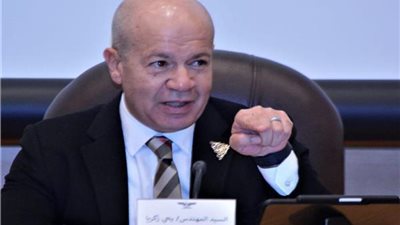 رئيس «القابضة لمصر للطيران»: تطوير منظومة التشغيل والتحول الإلكترونى بكافة الخدمات