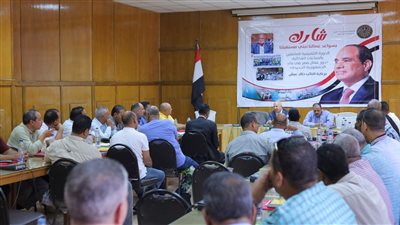 شرح قانون العمل والمنظمات النقابية لعمال الصناعات الغذائية بالدورة التثقيفية