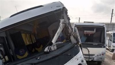 إصابة 9 أشخاص في تصادم بطريق جنيفا العاشر من رمضان