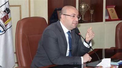 محافظ بني سويف يوجه رؤساء المدن بالإهتمام بشكاوى المواطنين
