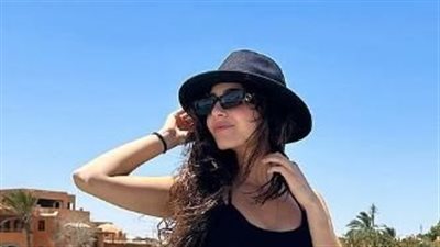 مايان السيد تشبه زهرة عباد الشمس يكاش مايوه مثير 