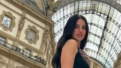 درة تتزين بقواقع البحر والكاش مايوه يعكس أنوثتها