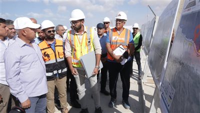 وزير النقل يتفقد مواقع العمل بالخط الأول من شبكة القطار الكهربائي السريع 