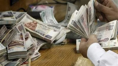 سقوط تجار العملة بحوزتهم 10 ملايين جنيه