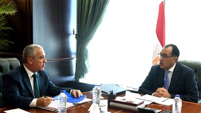  رئيس الوزراء يستعرض مع رئيس الهيئة الوطنية للصحافة عددًا من أنشطة الهيئة
