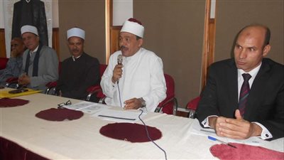 رئيس منطقة سوهاج الأزهرية يترأس اجتماع مسؤولي الرواق الأزهري 