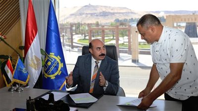 محافظ أسوان: الإسراع بمعدلات تنفيذ المشروعات وفقًا للبرامج الزمنية المحددة لها بنصر النوبة